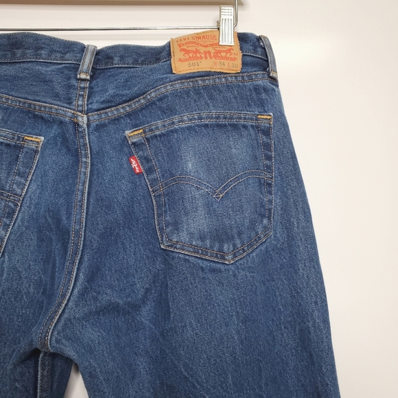 VINTAGE LEVI'S 501 Classic Ripped Denim Blue Button Fly Jeans Size 34 x 30 - Picture 7 of 12